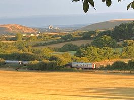 Early morning walk towards corfe castle