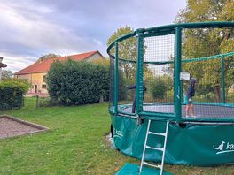 Trampoline