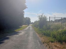 Cycle track.