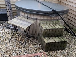 Wood burner hot tub very clean