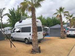 Emplacement d'une semaine - spacieux, plat, eau et électricité... au top