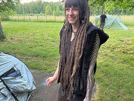 Meisje op de camping