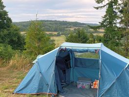 🏕️