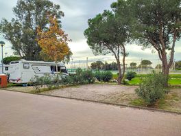 Medium-size motorhome pitch