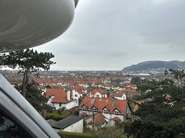 Nice view over the town 20 mins walk to the center 10 minutes to the sea front