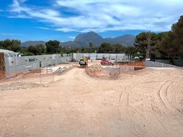 The size of the building site.