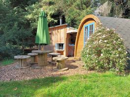 Pheasant Blue Pod, Scrub Shack, Alfesco Kitchen and Parasolled seating area