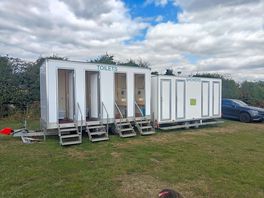 Toilets+ shower