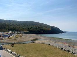 A short walk from the campsite to some stunning scenery, clubhouse and beach access.