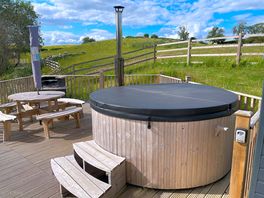 Hot tub / outdoor area
