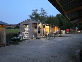 Bar and entrance area