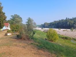 Rzeka ticino przy campingu