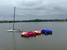 Boat hire on the lagoon