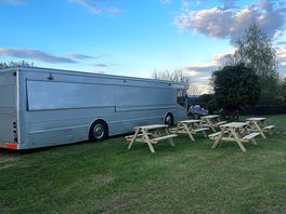 Bar bus