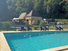 Early morning pool