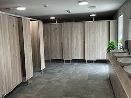Toilet/showers immaculate