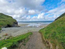 The view as you get to the beach from the campsite