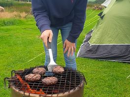 Burgers on firepit
