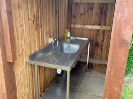 Washing up area.