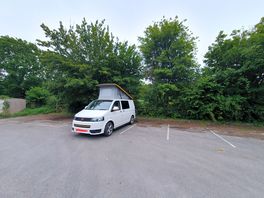 Large flat car park if you arrive too late to get into the camping field.