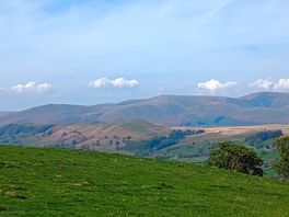 Knoutberry hill walk , 6 mile circular . strongly suggest turn left down hill at the start .