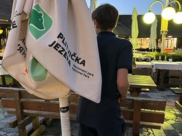 Outdoor seating area for the on site restaurant.