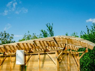 Shower building with hot and cold showers and wash basins