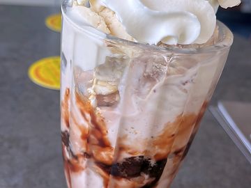 Ice cream sundaes