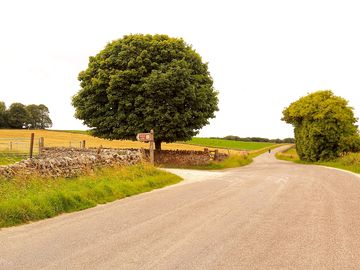 Access. don't leave the road til you see this. type in "arbor low bed and breakfast" for google maps