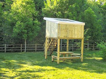 Microlodge on stilts