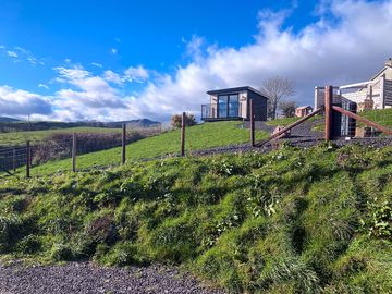 Hilltop lodge with stunning hill views