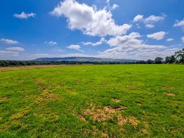 Showing view of longridge fell