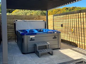 Private hot tub