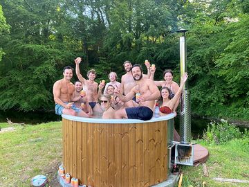 Hot tub on site