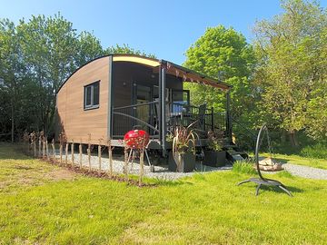 Peppercorn pod is set within its own paddock with a nearby beck and wildlife pond.