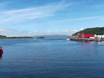 Oben bay