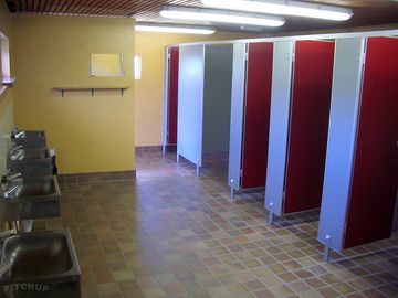 Toilet/shower block
