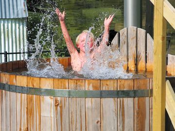 Hot tub splash