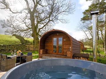 Rohan pod hot tub