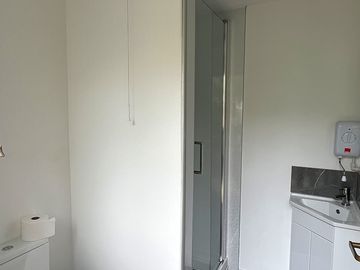 Unisex shower room