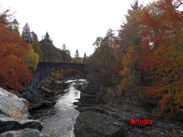 Looking down the moriston river from telford bridge