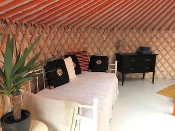Relaxing day bed