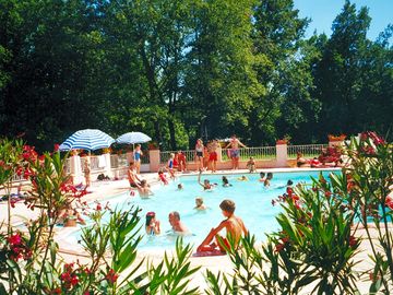 Outdoor heated pool (added by manager 28 Feb 2018)
