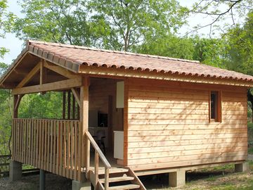 Cabin with outdoor deck (added by manager 08 Nov 2016)