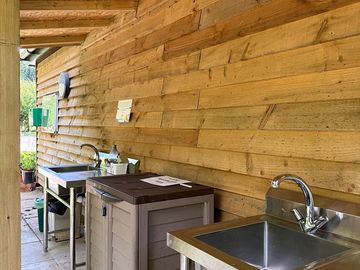 Outdoor sinks