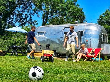 Iconic glamping