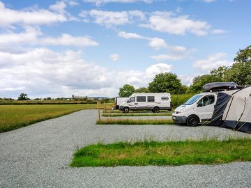 Gravel touring pitch