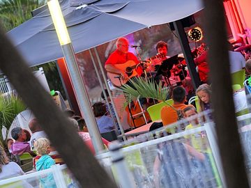 Live music at the bar