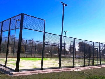 Paddle tennis court
