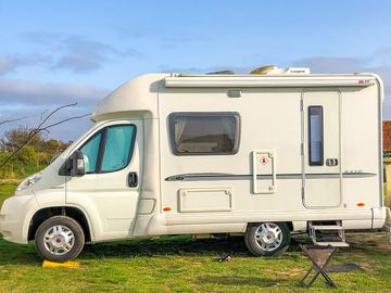 We welcome motorhomes up to 7.5m in length